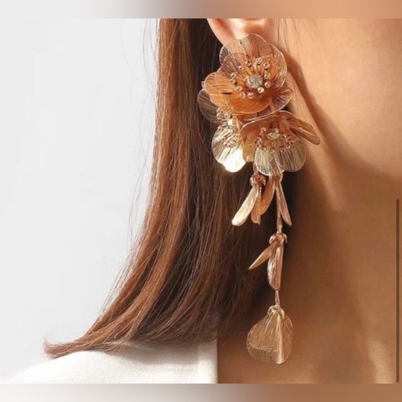 Zara Kate Middleton Cascade Summer Earrings ✨🔥🔥 5⭐️ reviews - Picture 3 of 9